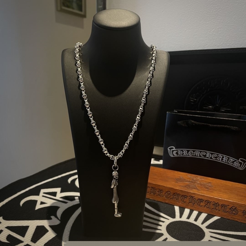 Ch**me He**ts necklaces